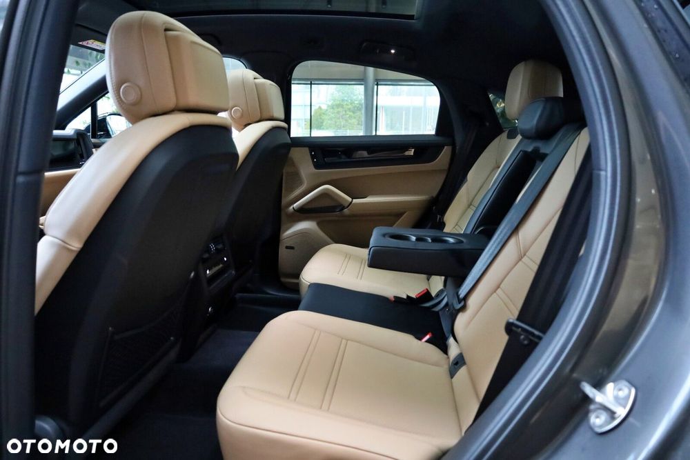 Porsche Cayenne - 9