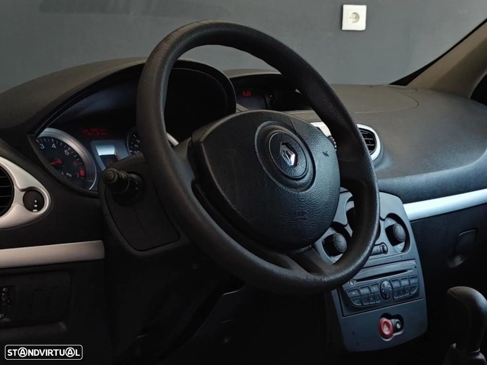 Renault Clio - 30
