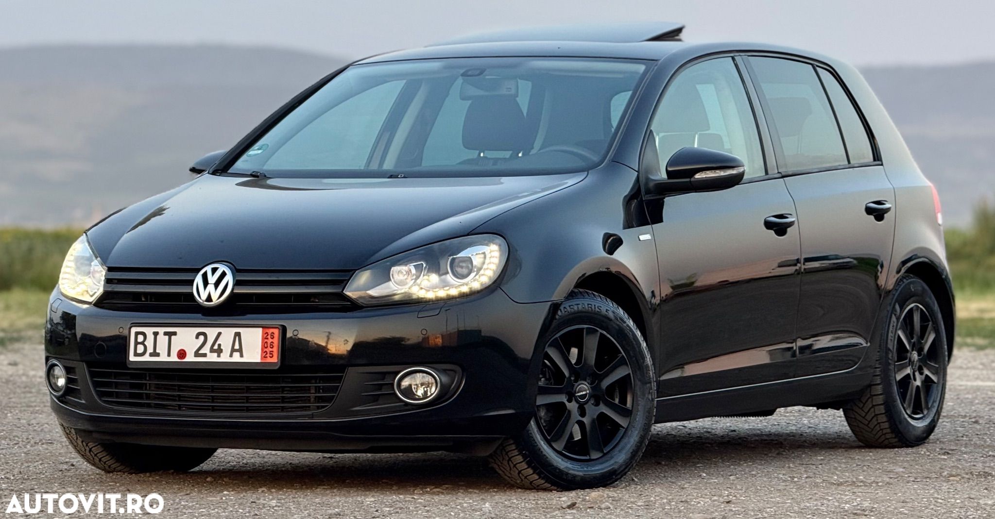 Volkswagen Golf 2.0 TDI DPF MATCH - 1