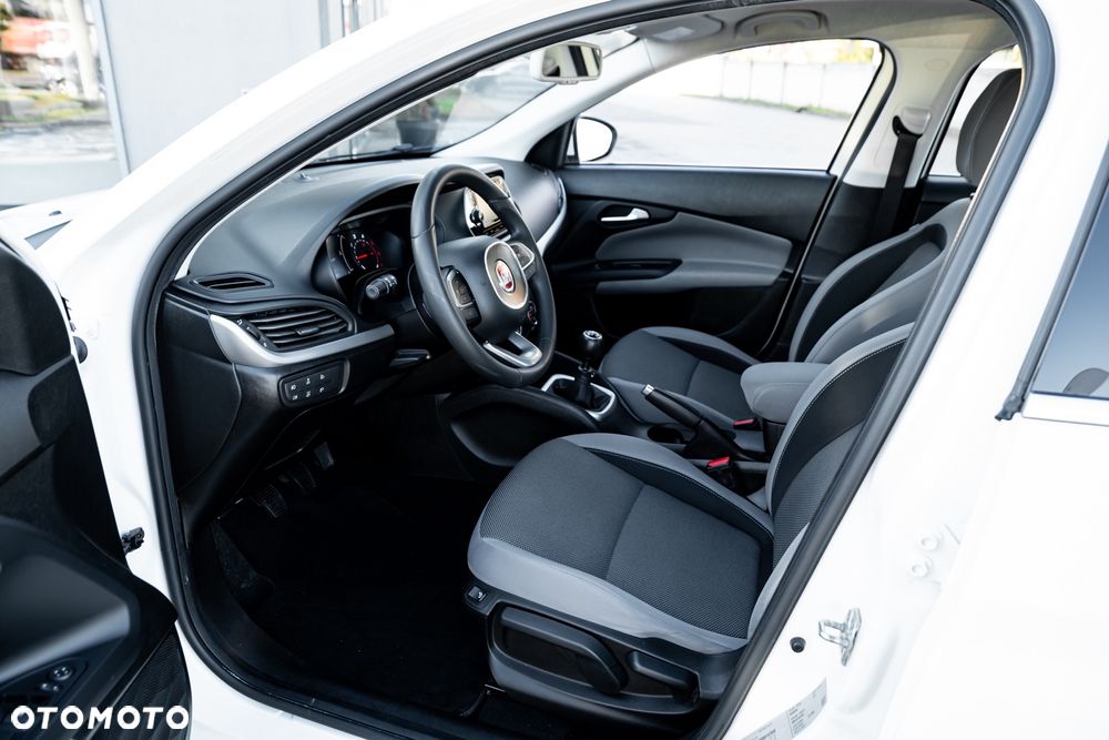 Fiat Tipo 1.6 MultiJet 16v Lounge - 17
