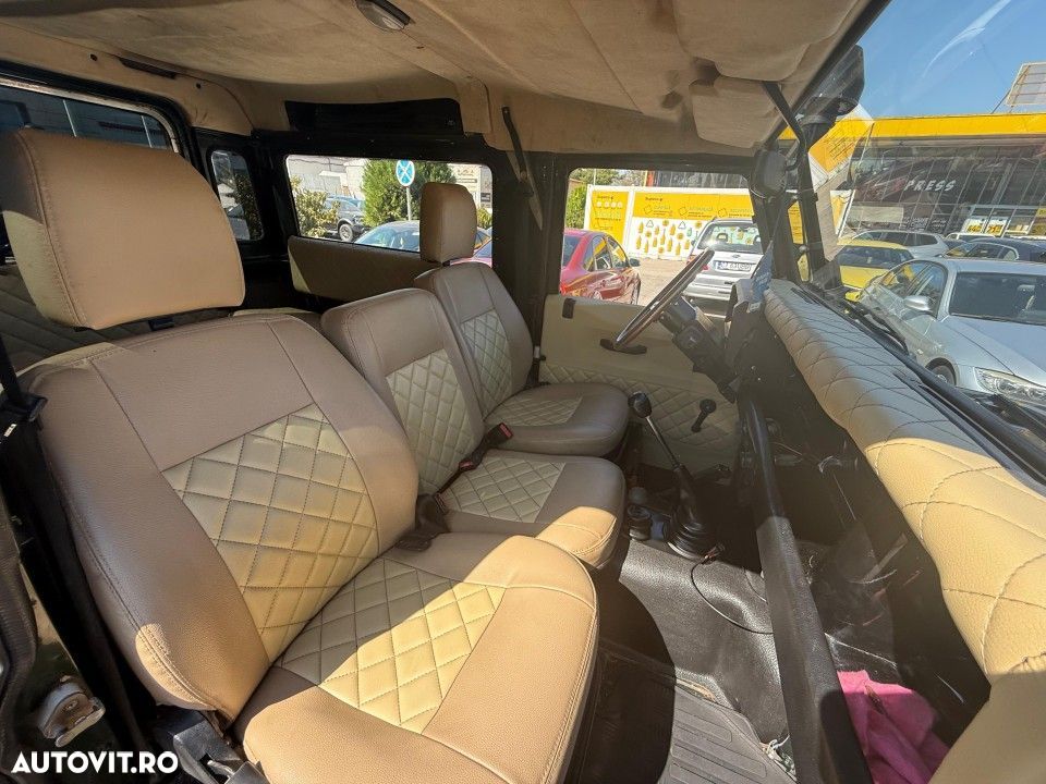 Land Rover Defender - 19