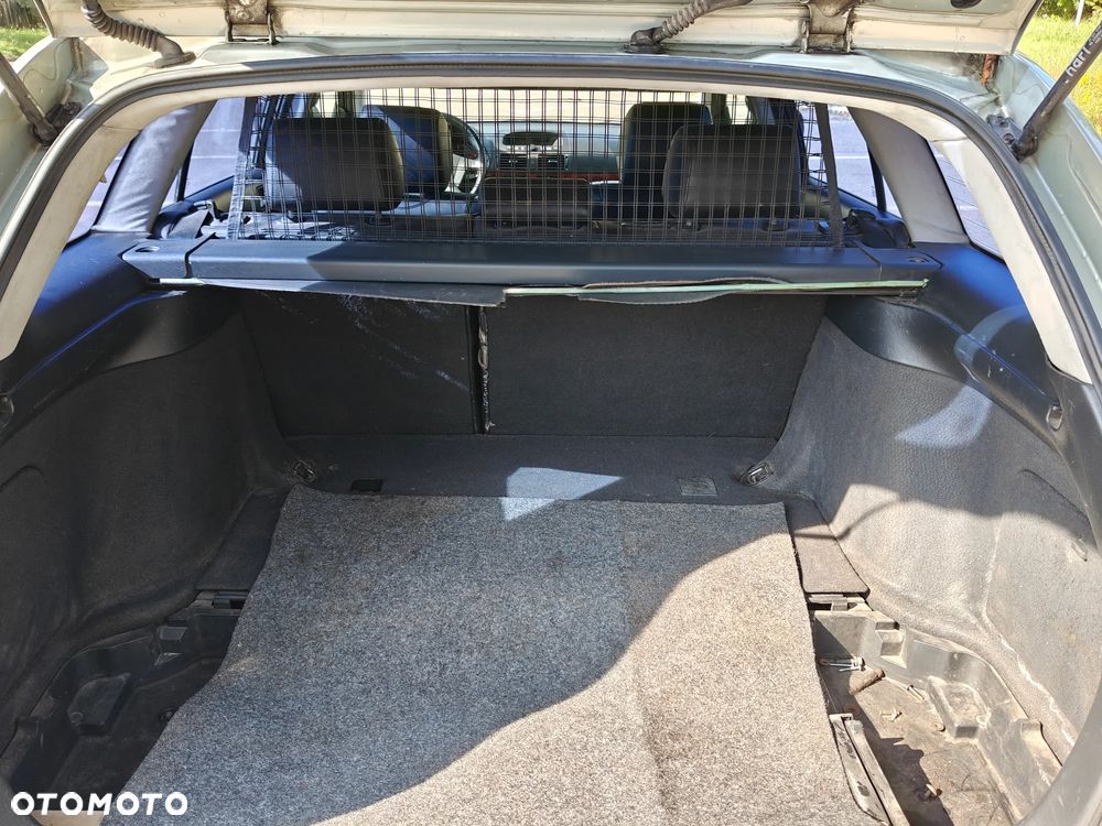 Toyota Avensis 2.0 D-4D Executive - 19