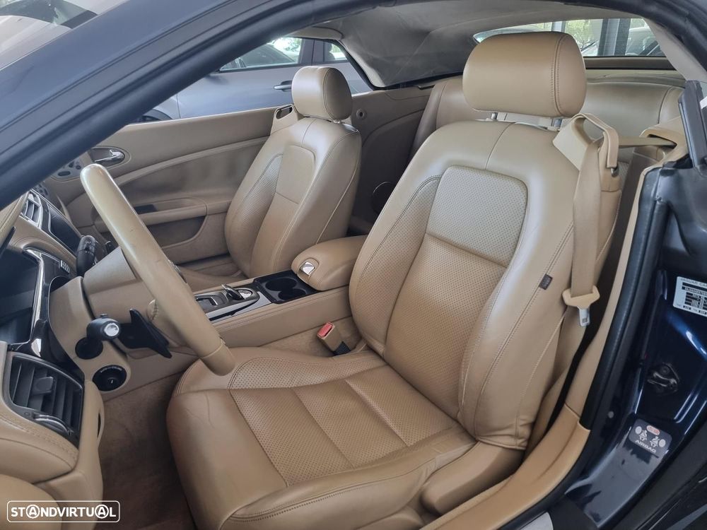Jaguar XK 4.2 V8 - 12