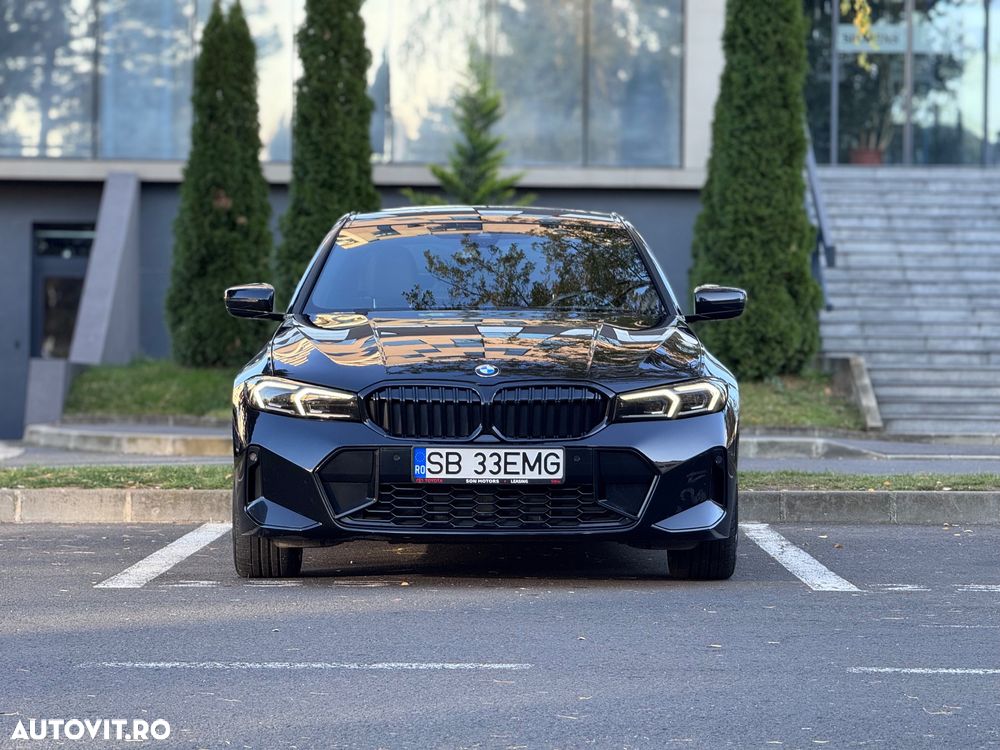 BMW Seria 3 330i xDrive AT - 2