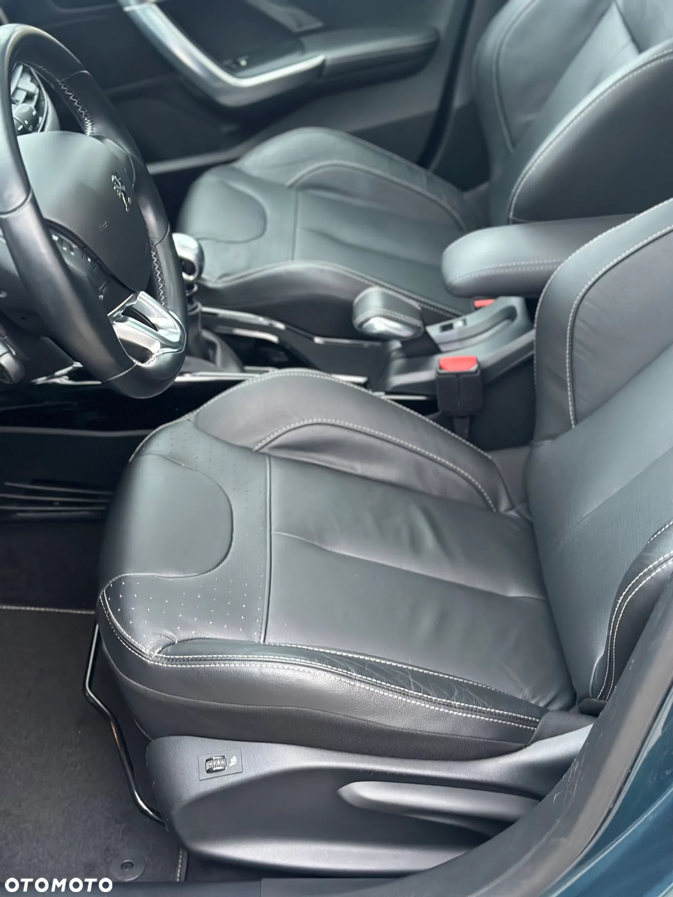 Peugeot 2008 1.2 PureTech Allure S&S - 12