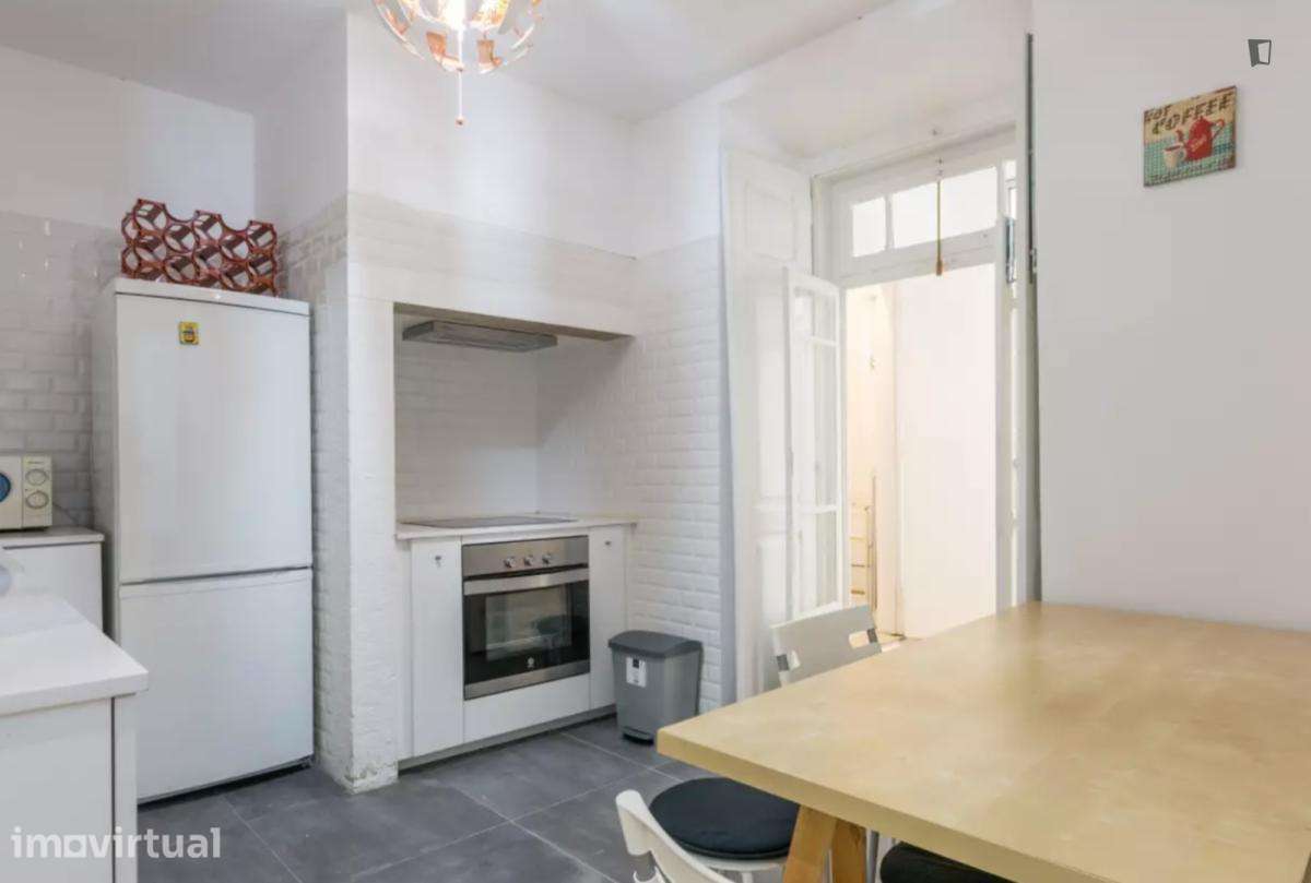 Quarto - localizado em Anjos Lisbon - Grande imagem: 2/11