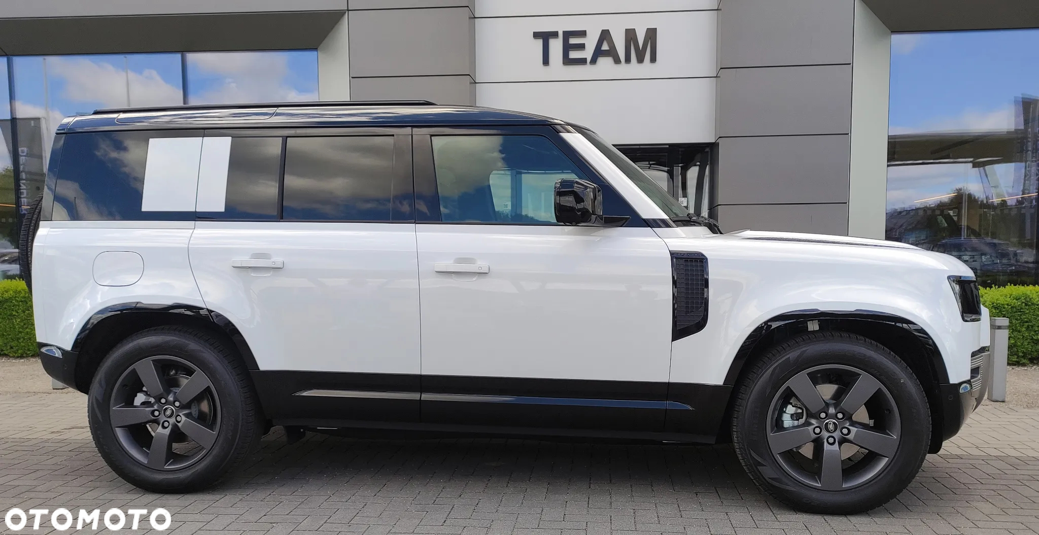 Land Rover Defender - 9