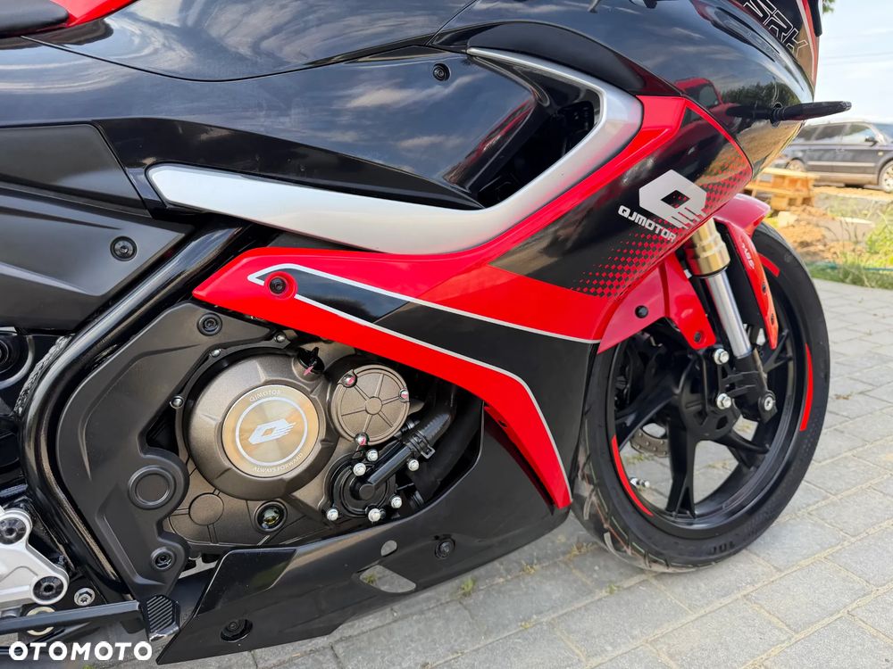 QJMOTOR SRK 125R - 16