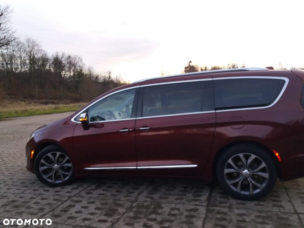 Chrysler Pacifica - 8