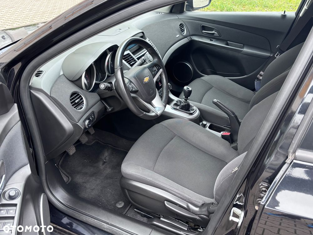 Chevrolet Cruze 1.6 LT - 8