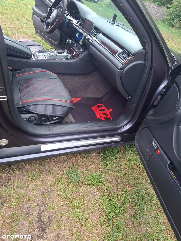 Audi A8 4.2 L Quattro - 24