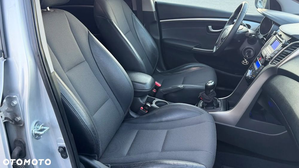 Hyundai i30 1.4 Base - 17