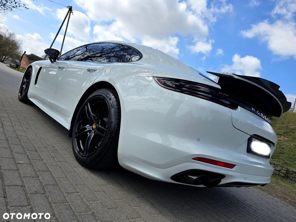 Porsche Panamera 4S - 29