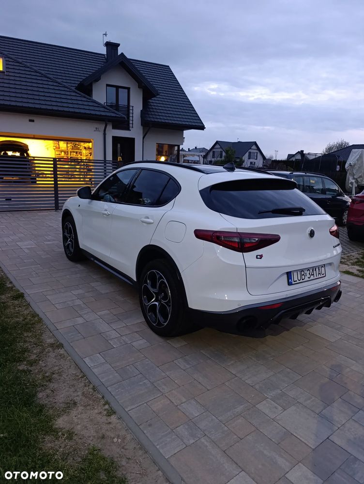 Alfa Romeo Stelvio 2.0 Turbo 16V AT8-Q4 Ti - 4
