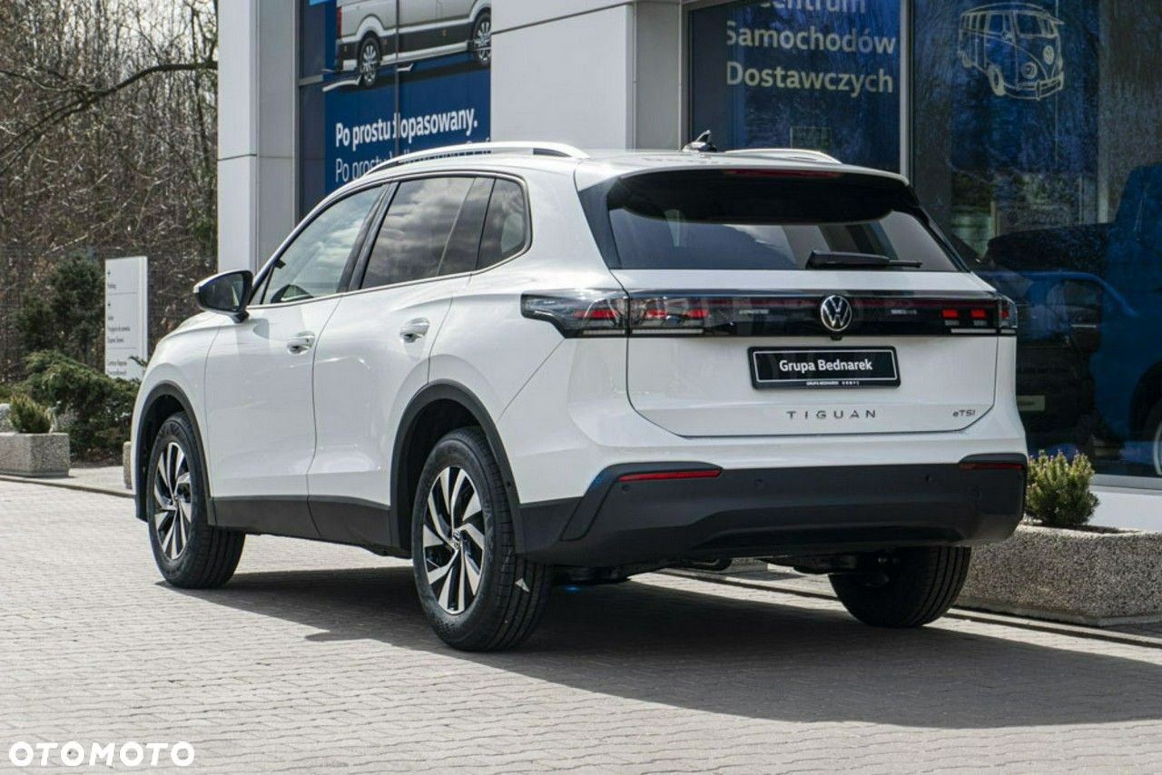 Volkswagen Tiguan - 8