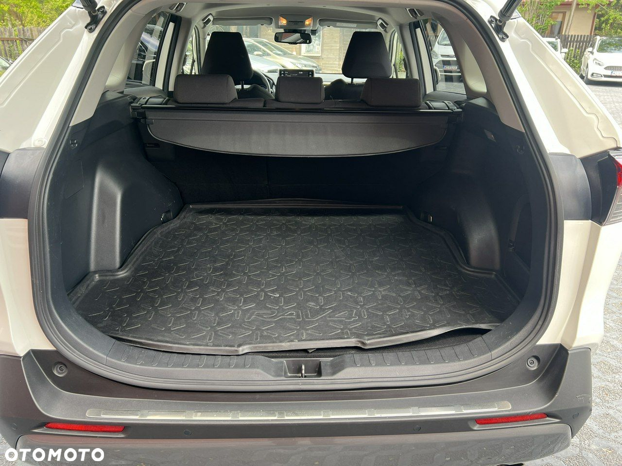 Toyota RAV4 - 10