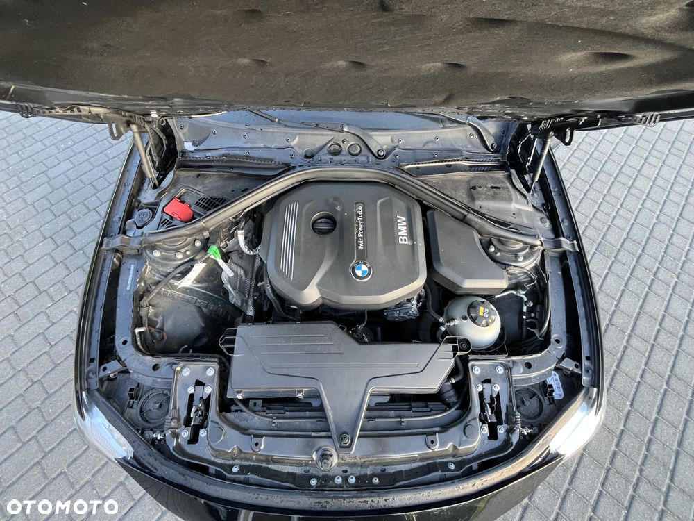 BMW Seria 3 318i Edition Luxury Line Purity - 24