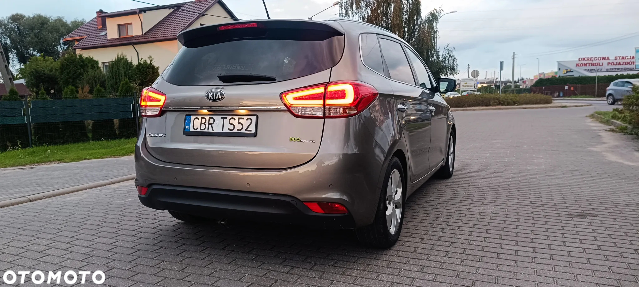 Kia Carens - 2