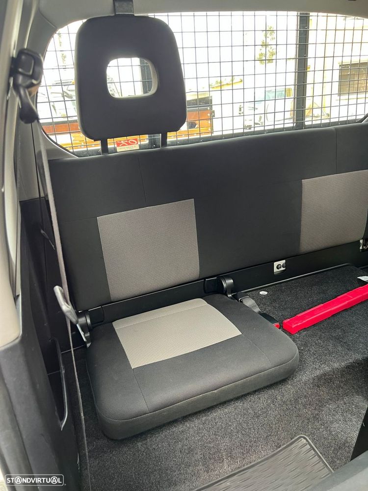 Mitsubishi L200 2.5 DI-D Club Invite AC 3L 4WD - 8