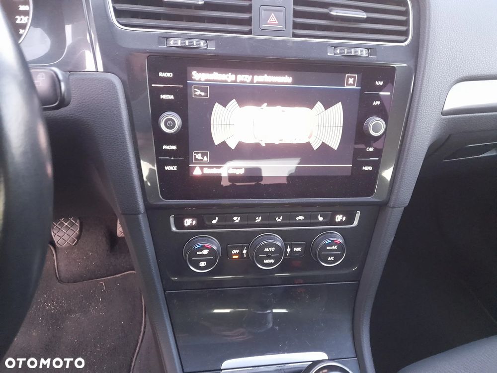 Volkswagen Golf - 20