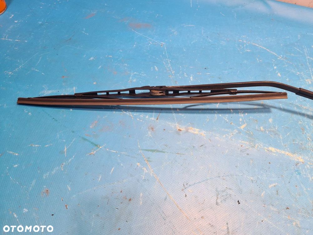 RAMIĘ WYCIERACZKI PRZÓD PRAWE SUBARU IMPREZA III - 2