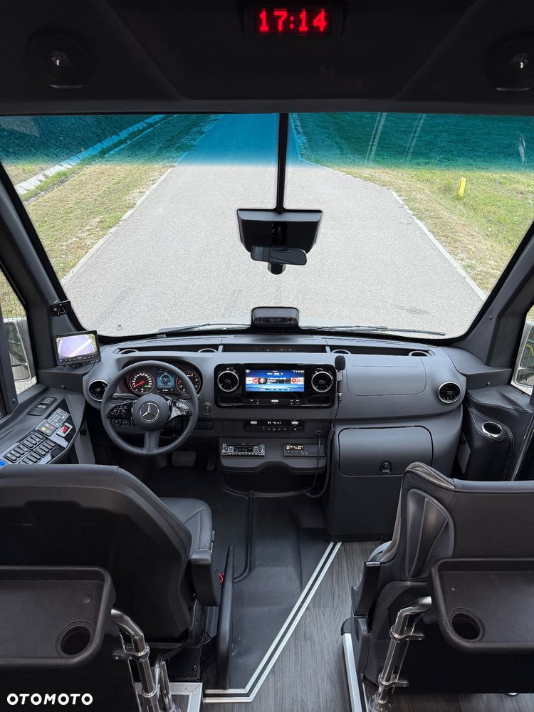 Mercedes-Benz Sprinter 519 - 29