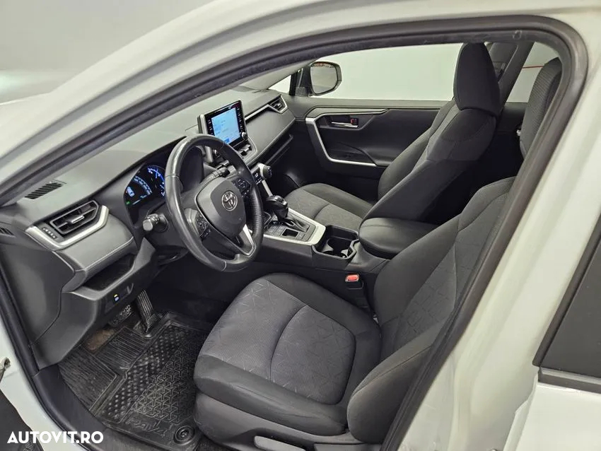 Toyota RAV4 - 6