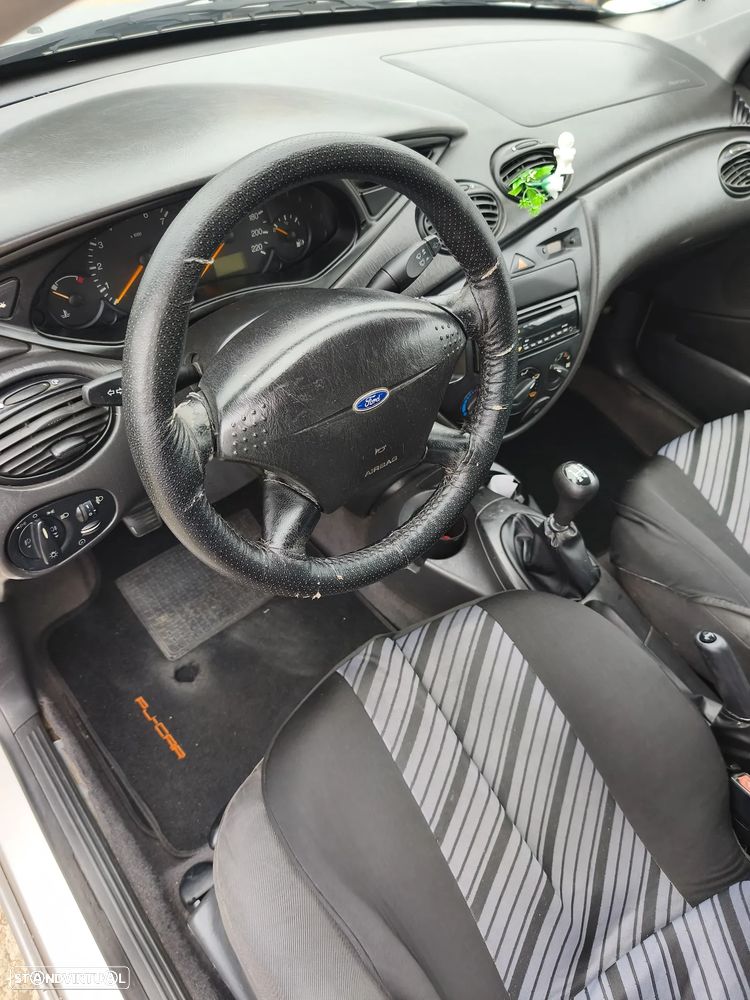 Ford Focus 1.4 Trend - 6