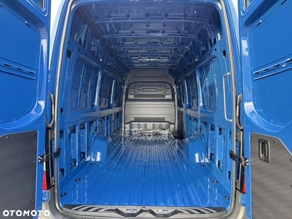 Mercedes-Benz Sprinter - 8