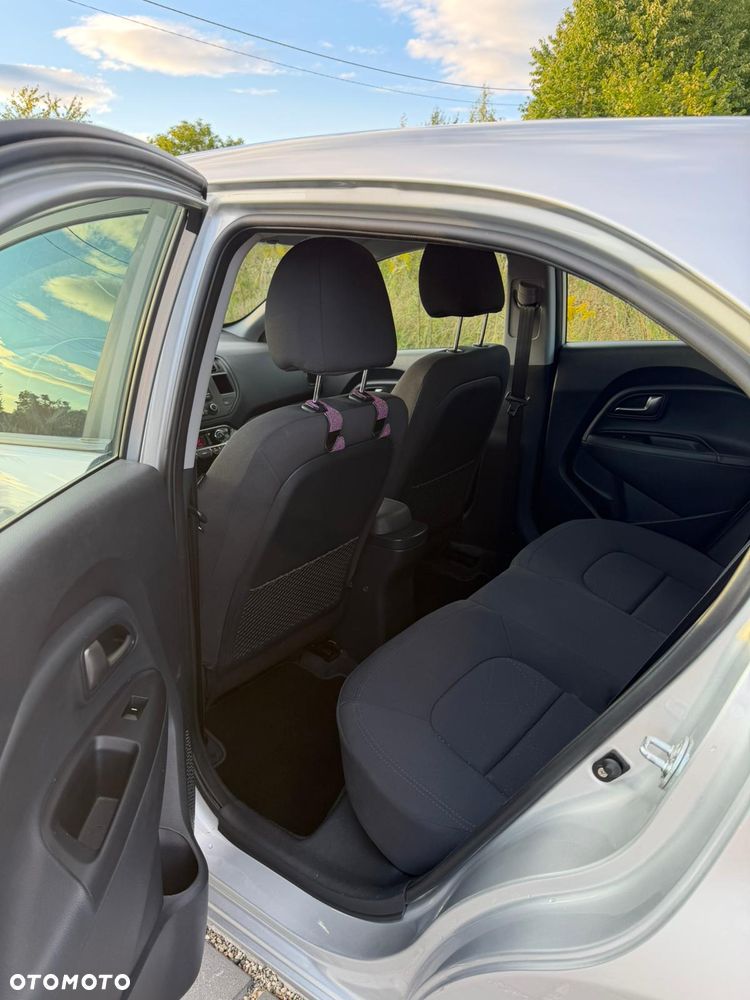 Kia Rio 1.4 Spirit - 11