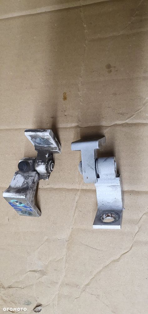 Zawias zawiasy drzwi lewy przód para VW UP 7N0831401 - 1