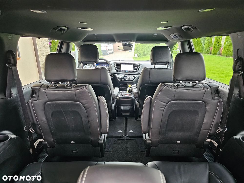 Chrysler Pacifica - 22