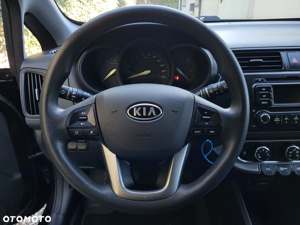 Kia Rio - 16