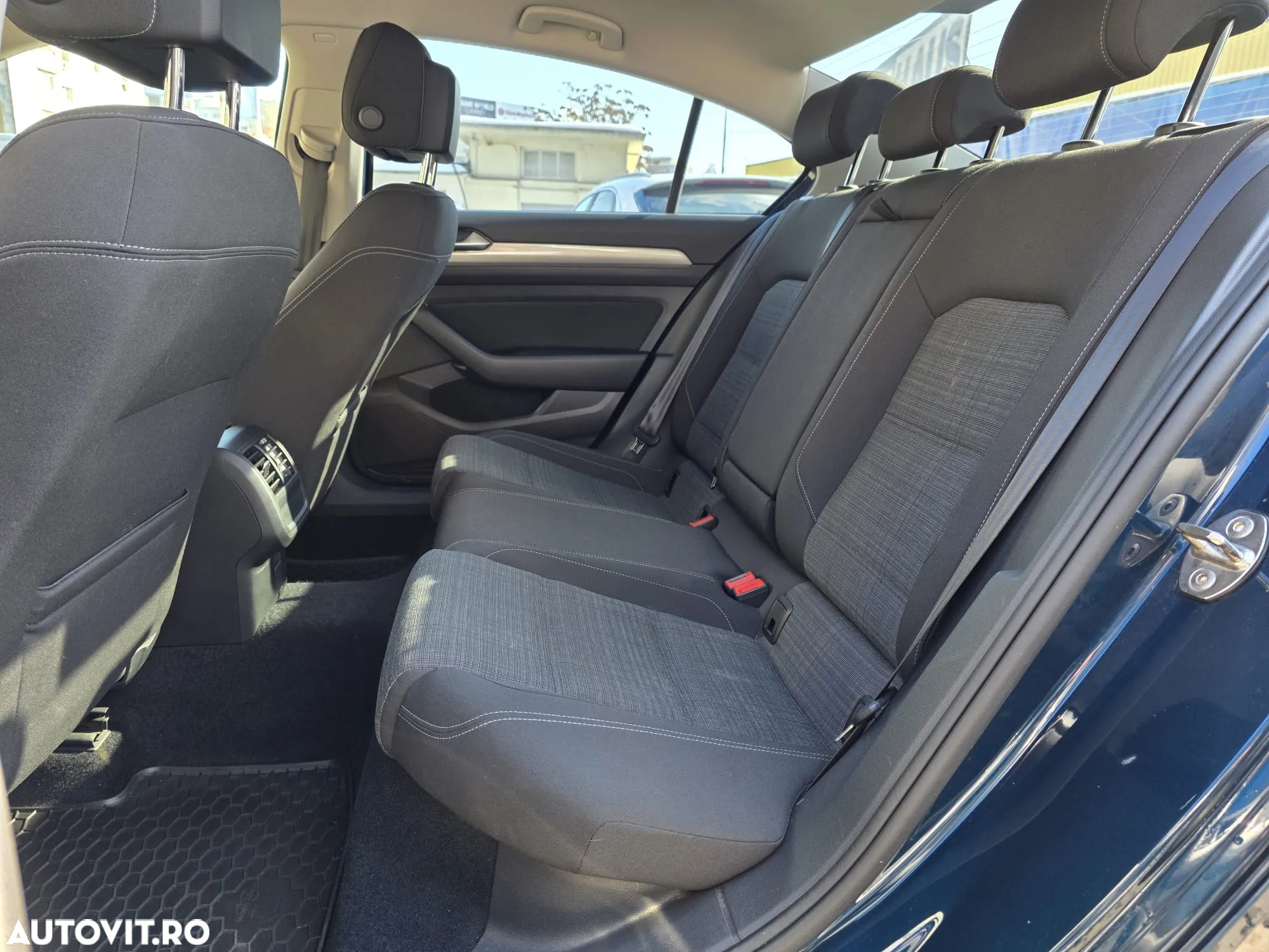 Volkswagen Passat - 22