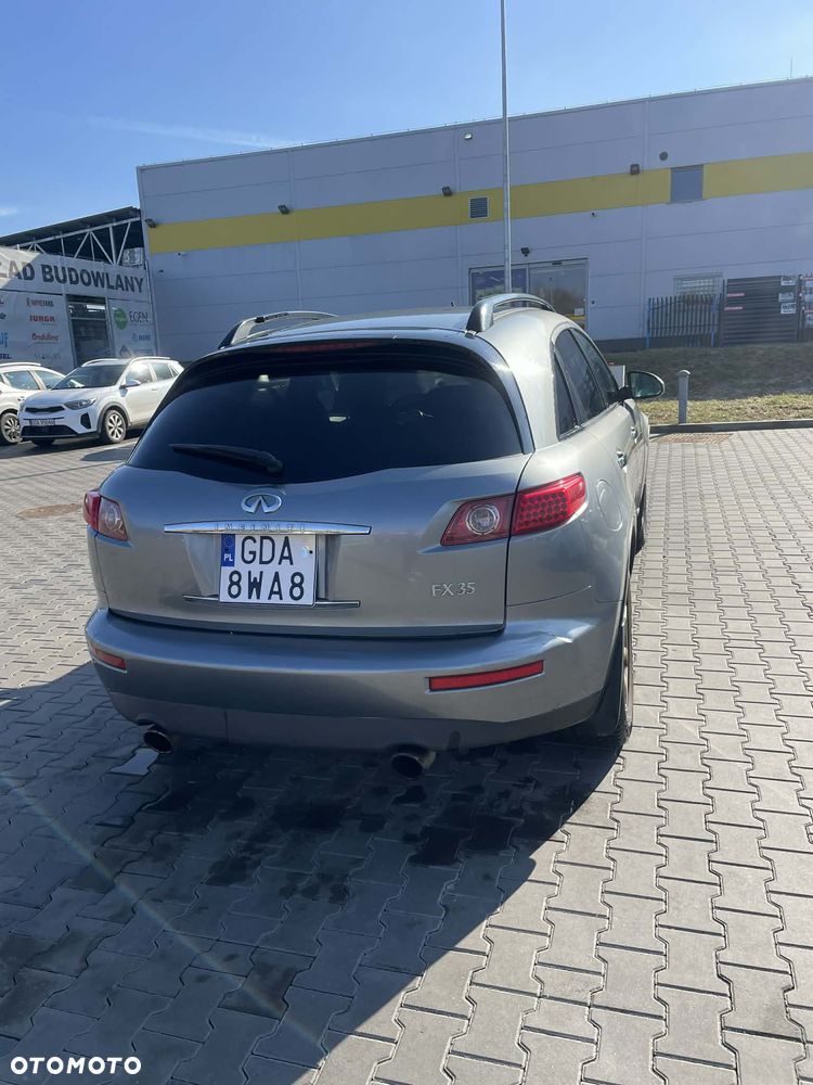 Infiniti FX - 9