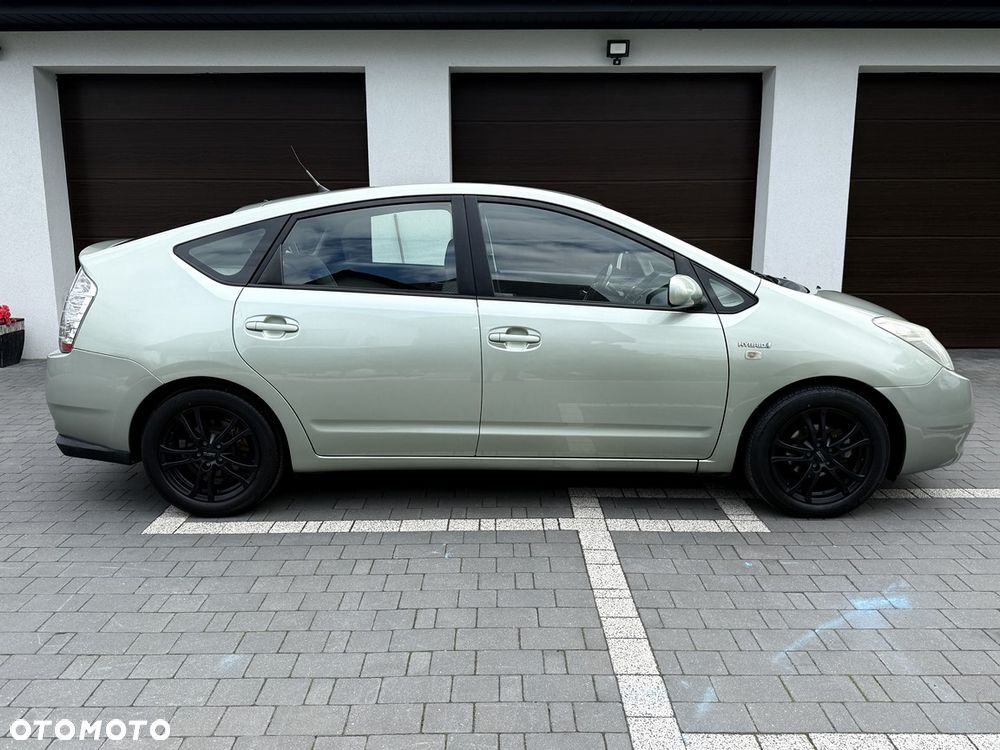 Toyota Prius 1.5 VVT-i Sol - 9