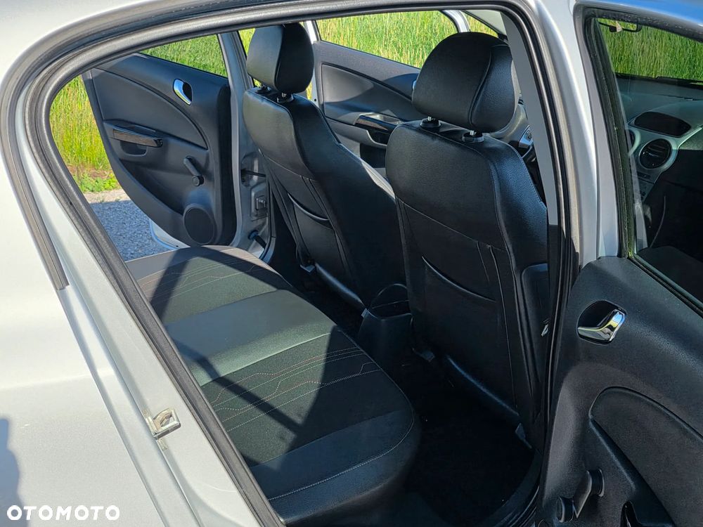 Opel Corsa 1.4 16V Cosmo - 37