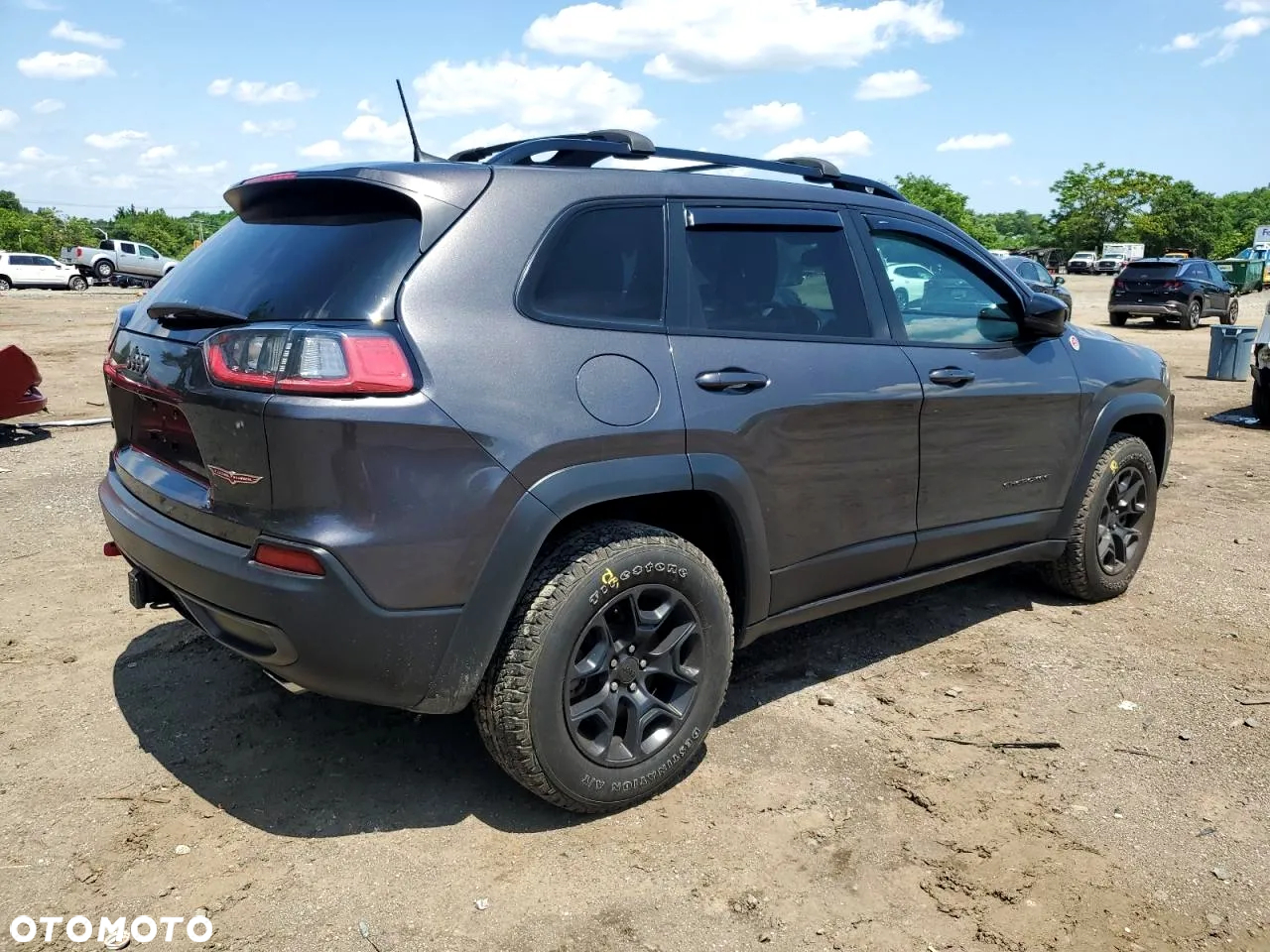 Jeep Cherokee - 4