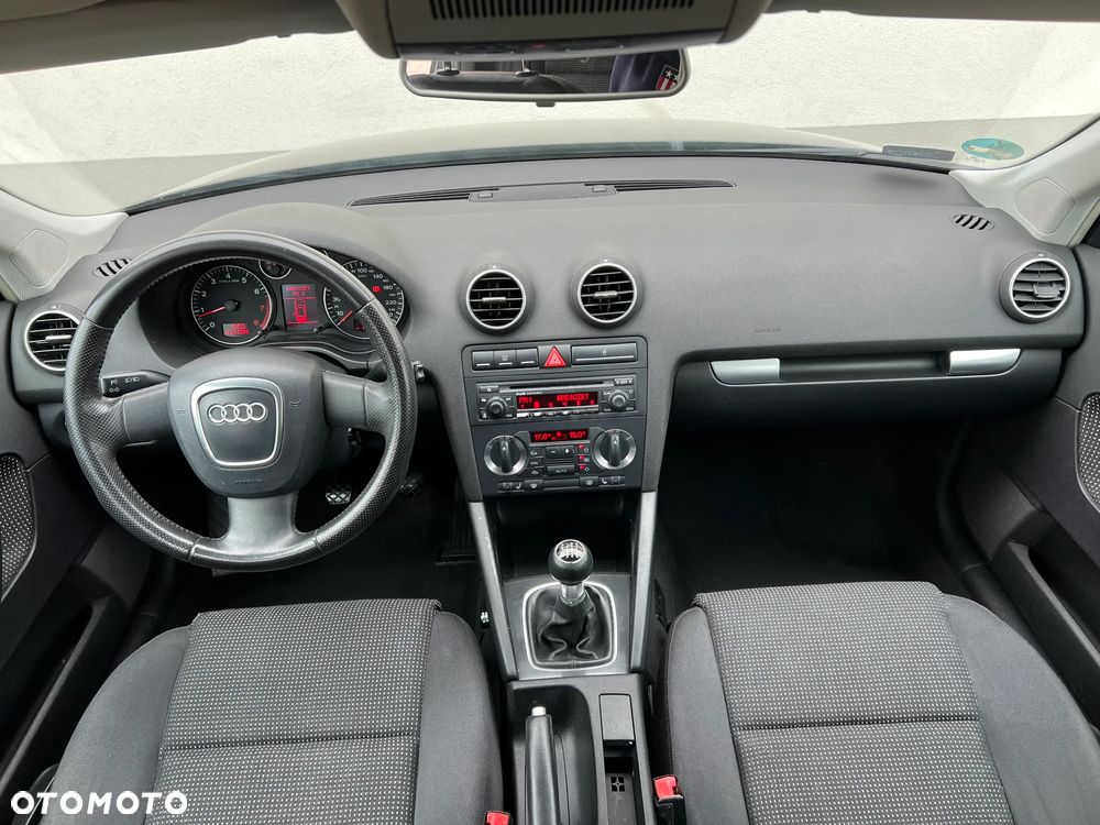 Audi A3 Sportback 1.6 FSI Ambition - 11