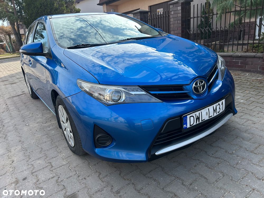 Toyota Auris 1.4 D-4D Terra EU5 - 11