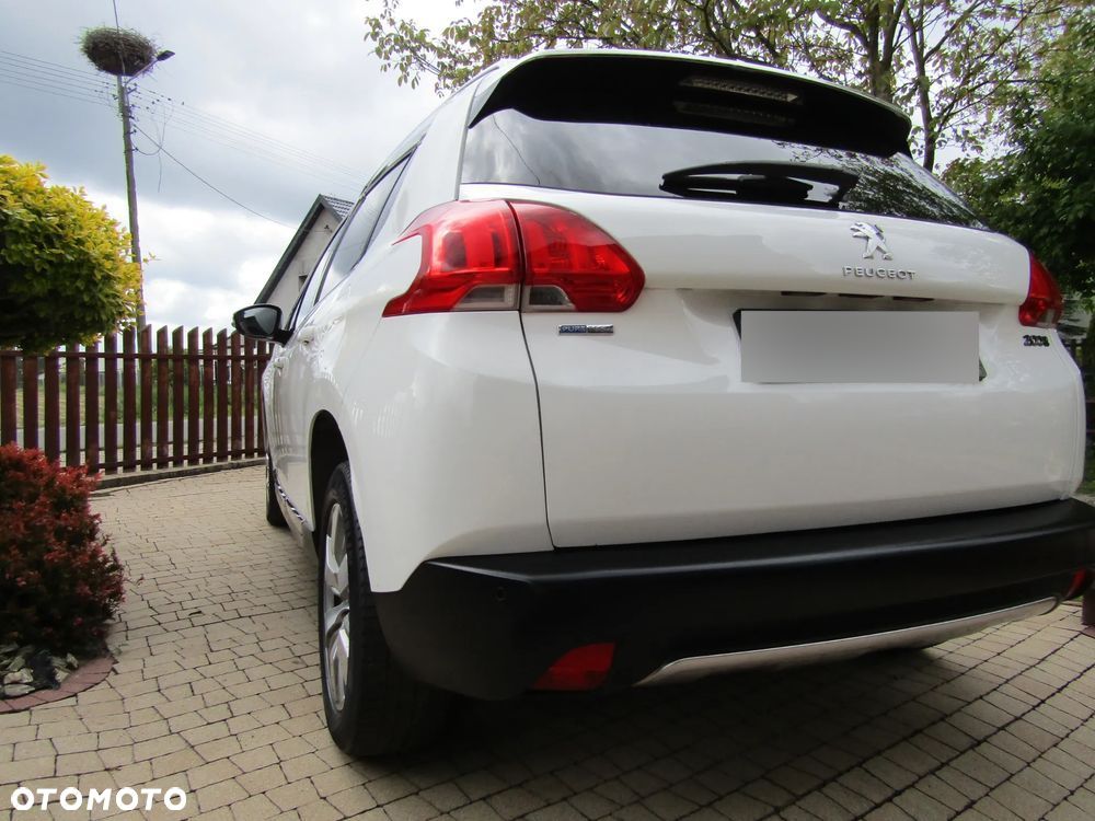 Peugeot 2008 1.2 Pure Tech Allure S&S EAT6 - 20