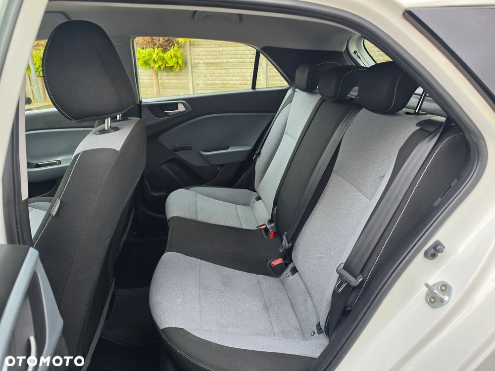 Hyundai i20 - 25