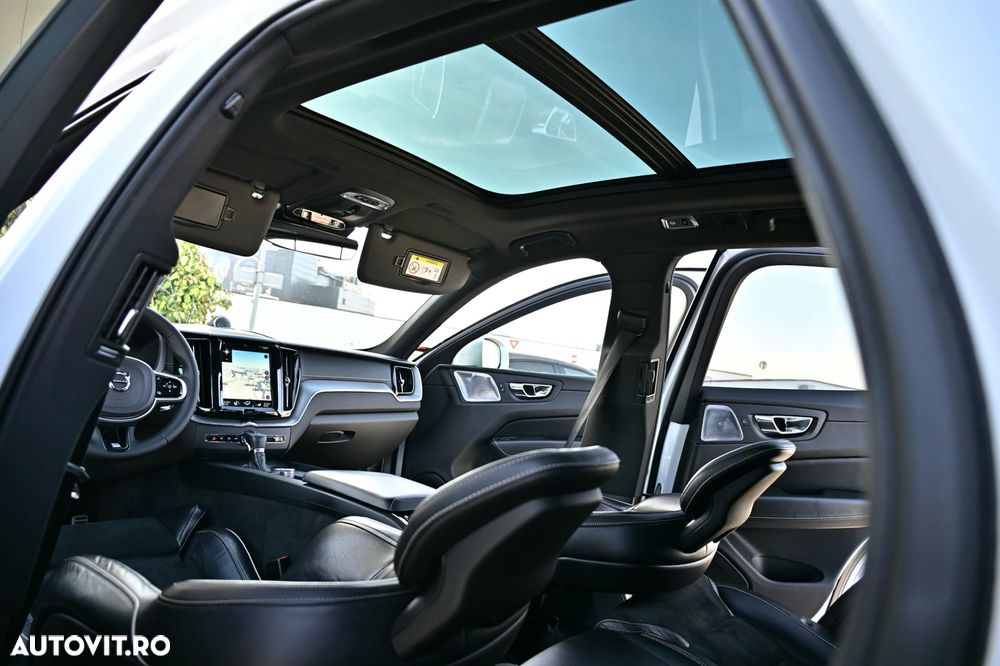 Volvo XC 60 D5 AWD Geartronic RDesign - 16