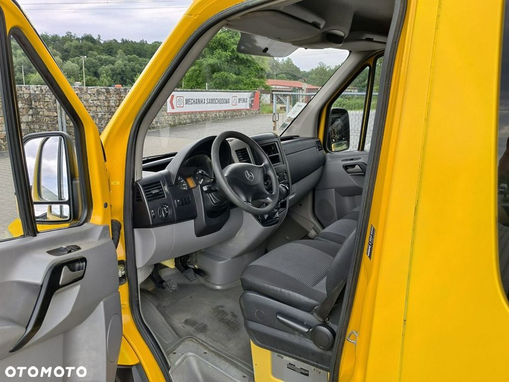 Mercedes-Benz Sprinter - 12