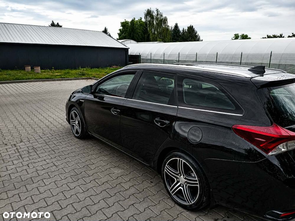 Toyota Auris Hybrid 135 Prestige - 2