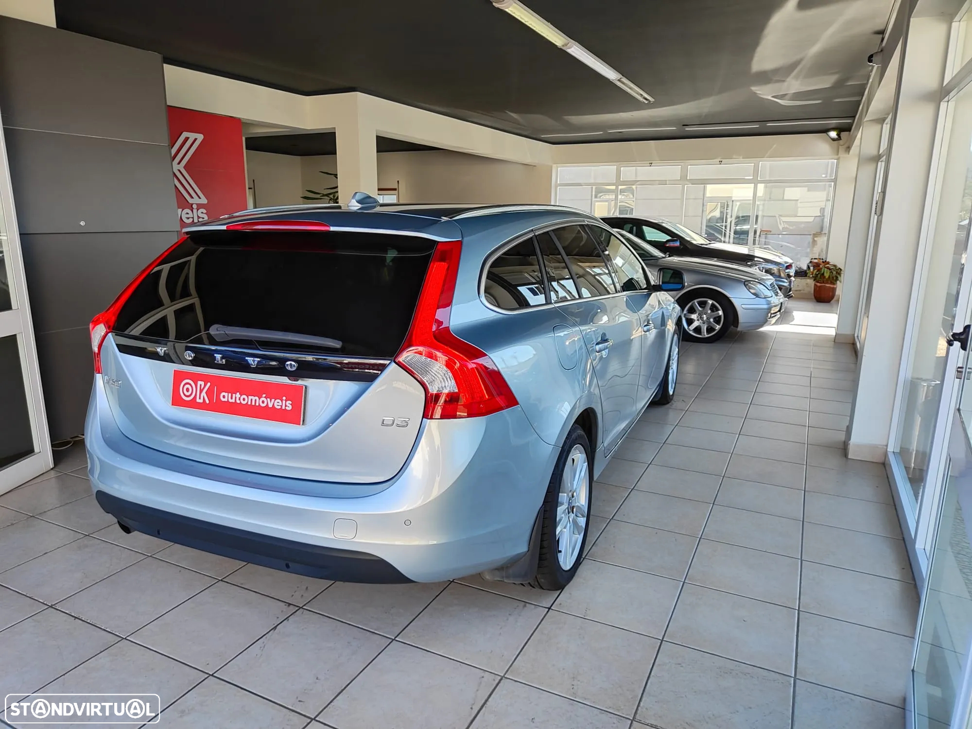 Volvo V60 D3 Geartronic Summum - 11