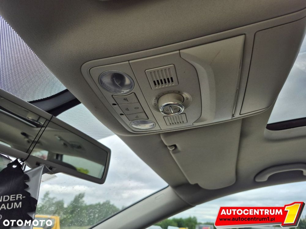 Volkswagen Sharan - 30