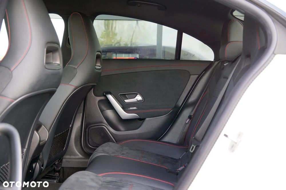 Mercedes-Benz CLA 180 mHEV AMG Line 7G-DCT - 20