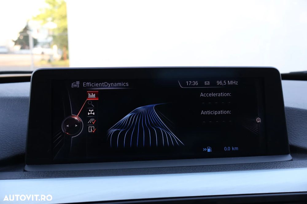 BMW Seria 3 320d xDrive Aut. - 34