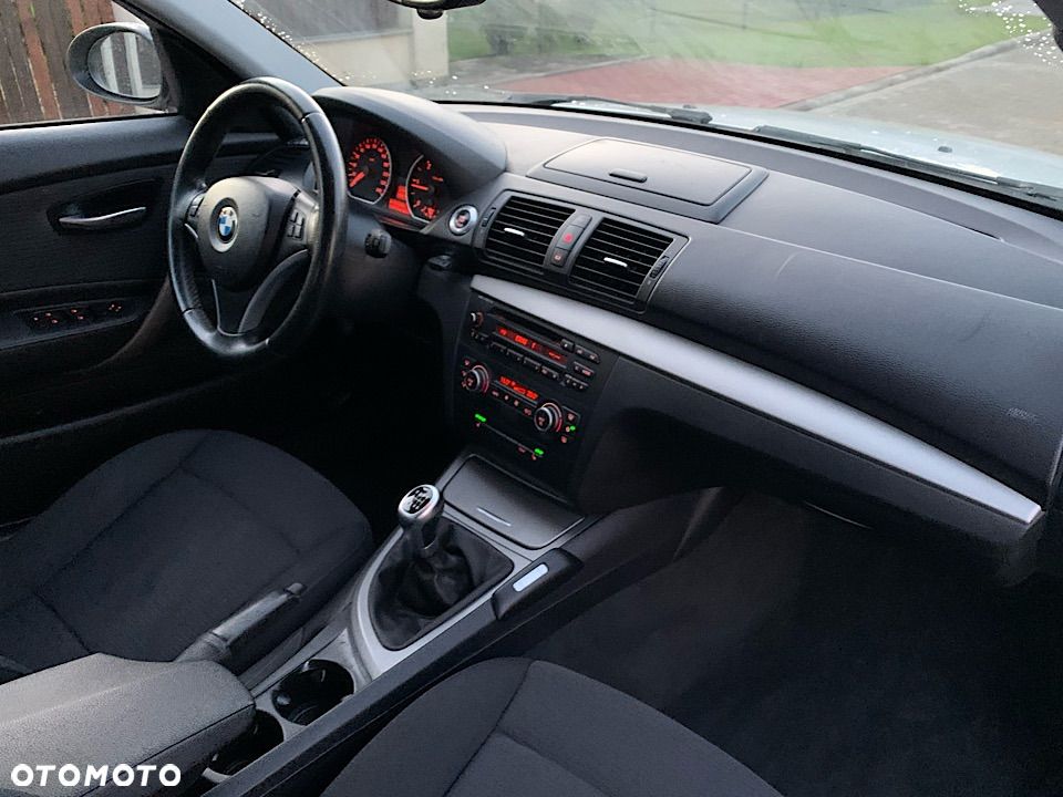 BMW Seria 1 - 32